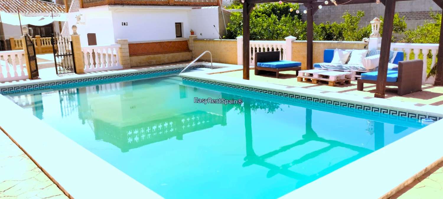 DETACHED HOUSE, LEMON ORCHARD 8,400 m2 WITH TOURIST LICENSE IN ÁLORA, MÁLAGA
