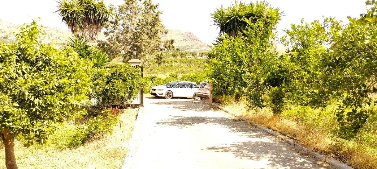 DETACHED HOUSE, LEMON ORCHARD 8,400 m2 WITH TOURIST LICENSE IN ÁLORA, MÁLAGA