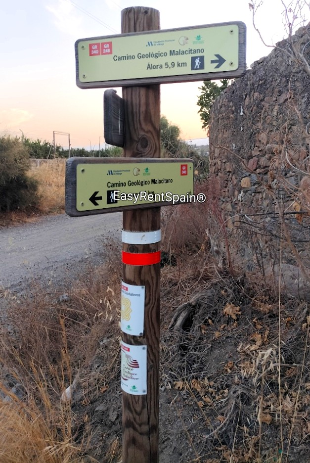 DETACHED HOUSE, LEMON ORCHARD 8,400 m2 WITH TOURIST LICENSE IN ÁLORA, MÁLAGA