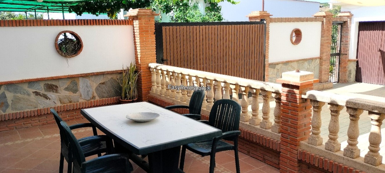 DETACHED HOUSE, LEMON ORCHARD 8,400 m2 WITH TOURIST LICENSE IN ÁLORA, MÁLAGA