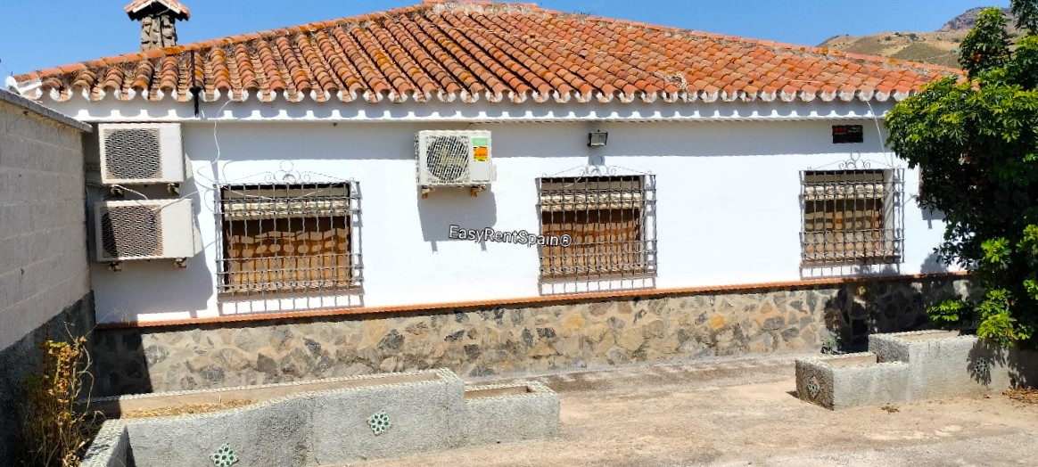 DETACHED HOUSE, LEMON ORCHARD 8,400 m2 WITH TOURIST LICENSE IN ÁLORA, MÁLAGA