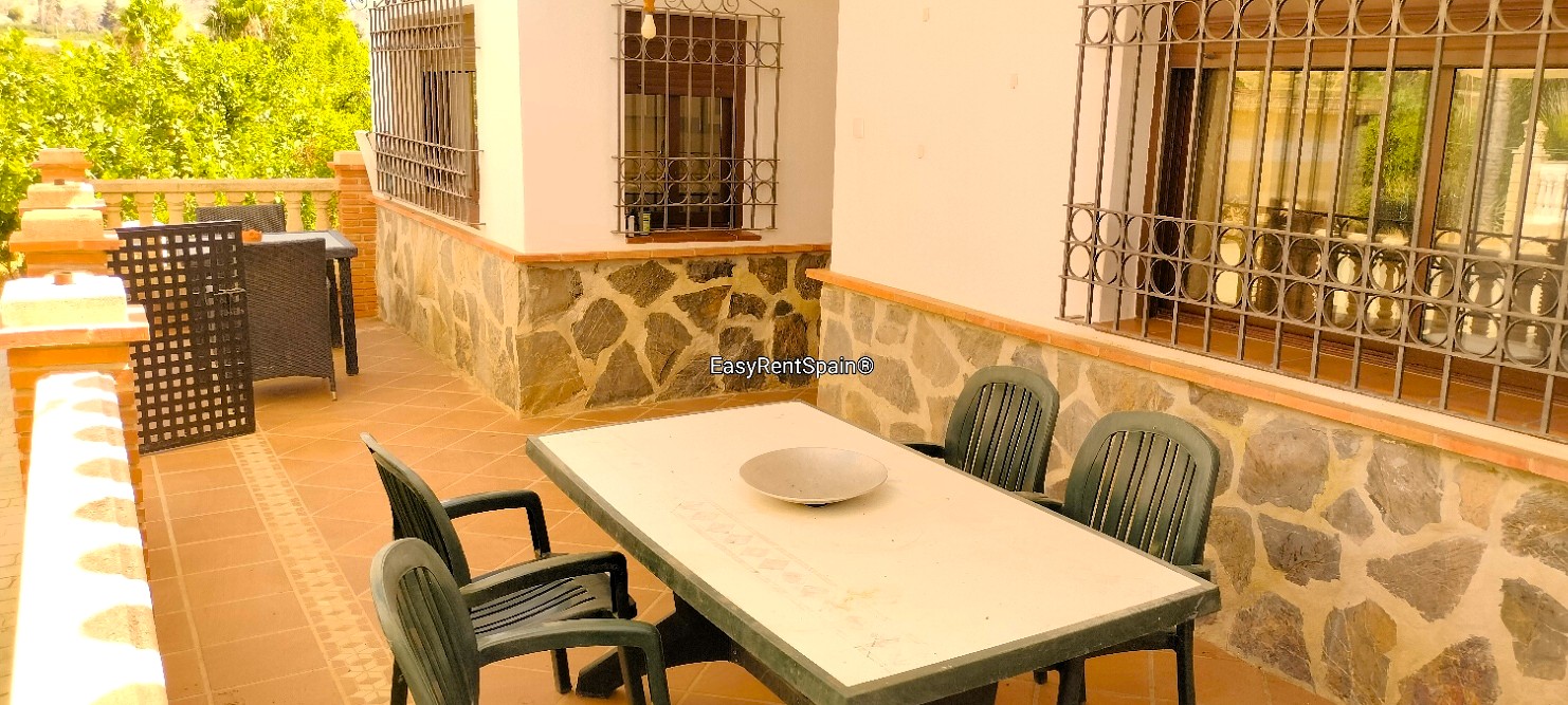 DETACHED HOUSE, LEMON ORCHARD 8,400 m2 WITH TOURIST LICENSE IN ÁLORA, MÁLAGA