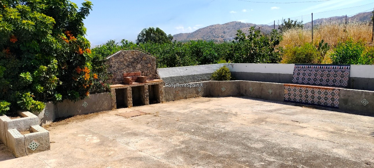 DETACHED HOUSE, LEMON ORCHARD 8,400 m2 WITH TOURIST LICENSE IN ÁLORA, MÁLAGA