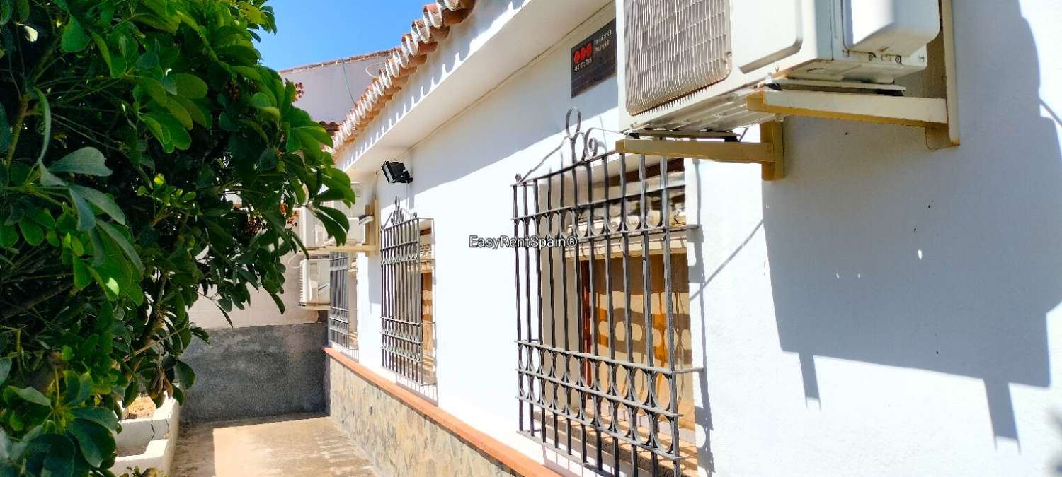 DETACHED HOUSE, LEMON ORCHARD 8,400 m2 WITH TOURIST LICENSE IN ÁLORA, MÁLAGA
