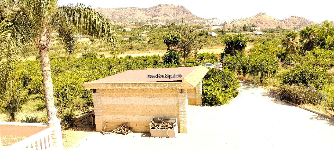 DETACHED HOUSE, LEMON ORCHARD 8,400 m2 WITH TOURIST LICENSE IN ÁLORA, MÁLAGA