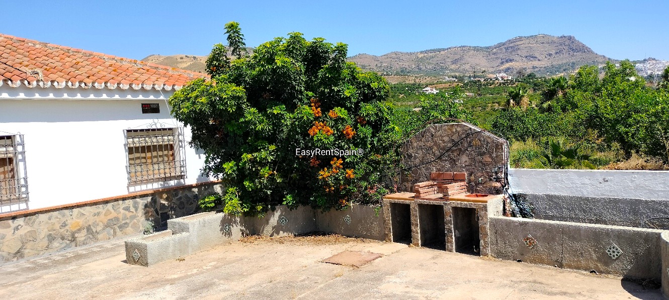 DETACHED HOUSE, LEMON ORCHARD 8,400 m2 WITH TOURIST LICENSE IN ÁLORA, MÁLAGA