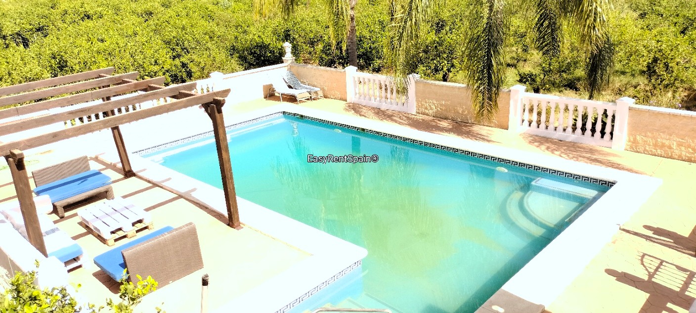 DETACHED HOUSE, LEMON ORCHARD 8,400 m2 WITH TOURIST LICENSE IN ÁLORA, MÁLAGA
