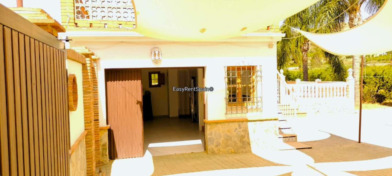 DETACHED HOUSE, LEMON ORCHARD 8,400 m2 WITH TOURIST LICENSE IN ÁLORA, MÁLAGA