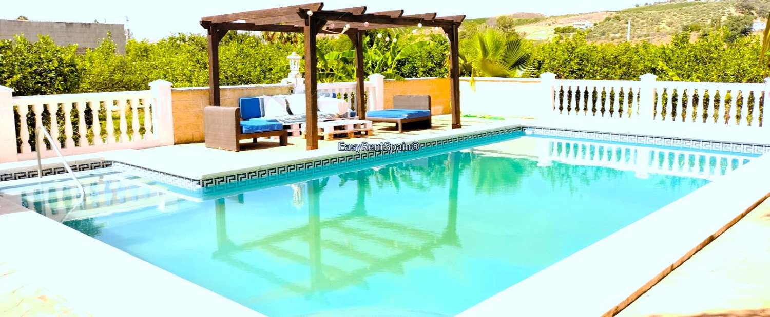 DETACHED HOUSE, LEMON ORCHARD 8,400 m2 WITH TOURIST LICENSE IN ÁLORA, MÁLAGA