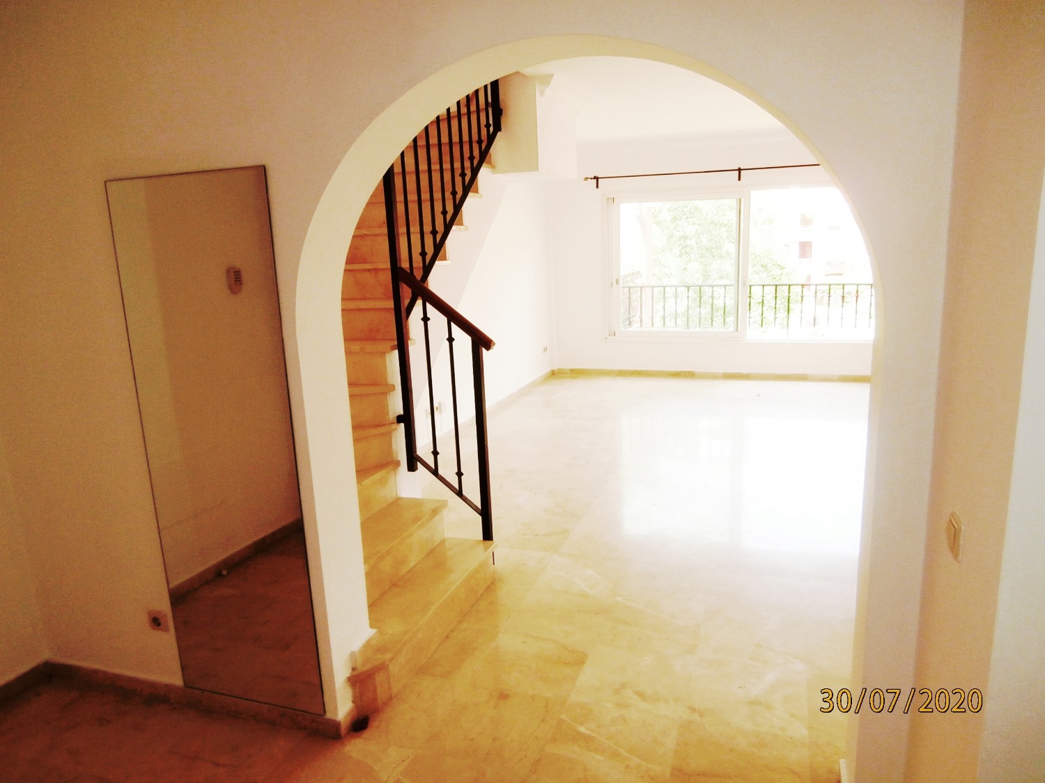 Excellent duplex penthouse very reduced price for quick a sale, located in exclusive gated community.