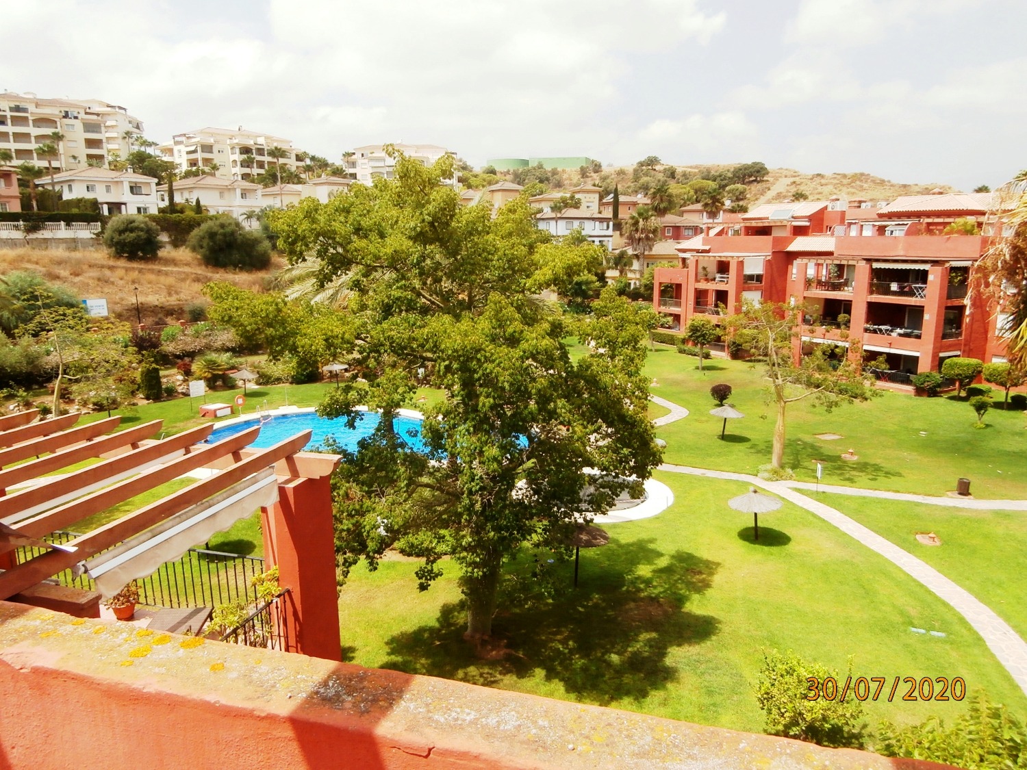 Excellent duplex penthouse very reduced price for quick a sale, located in exclusive gated community.