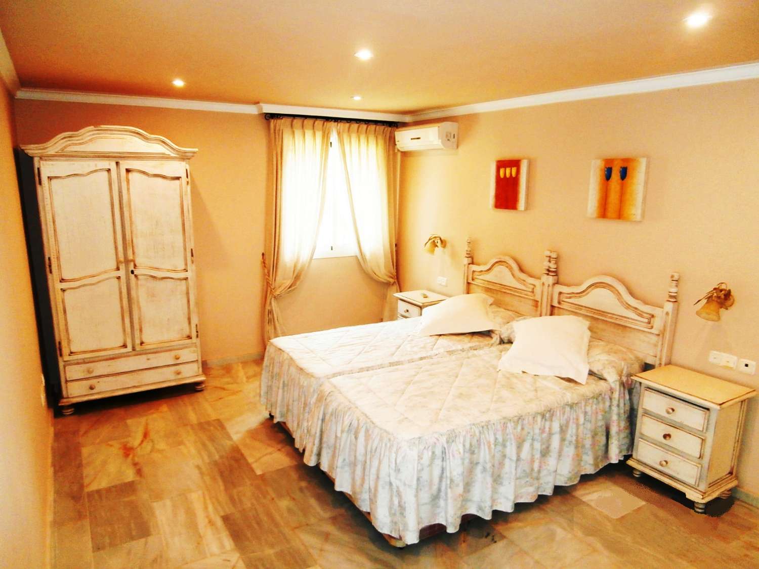 Exklusive unabhängige Villa mit hervorragendem Meerblick in einer der besten Wohngegenden von Benalmadena, La Capellania.