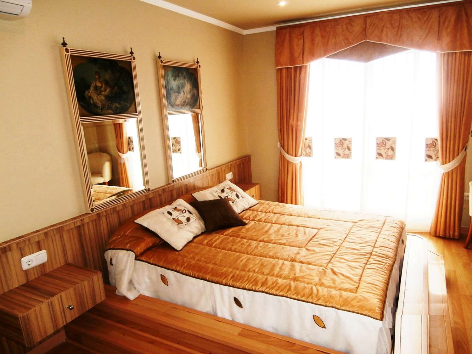 Exklusive unabhängige Villa mit hervorragendem Meerblick in einer der besten Wohngegenden von Benalmadena, La Capellania.