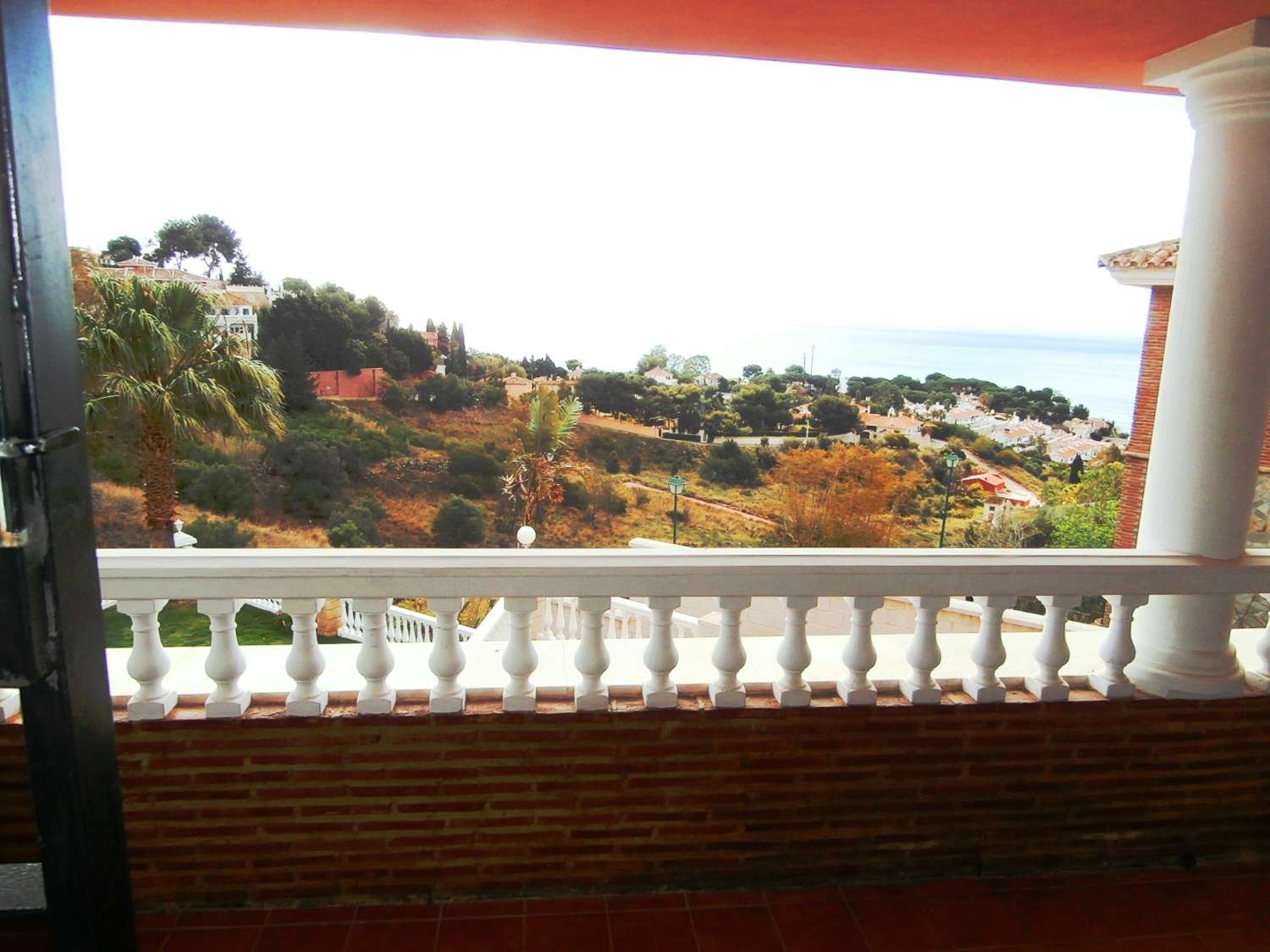 Exklusive unabhängige Villa mit hervorragendem Meerblick in einer der besten Wohngegenden von Benalmadena, La Capellania.