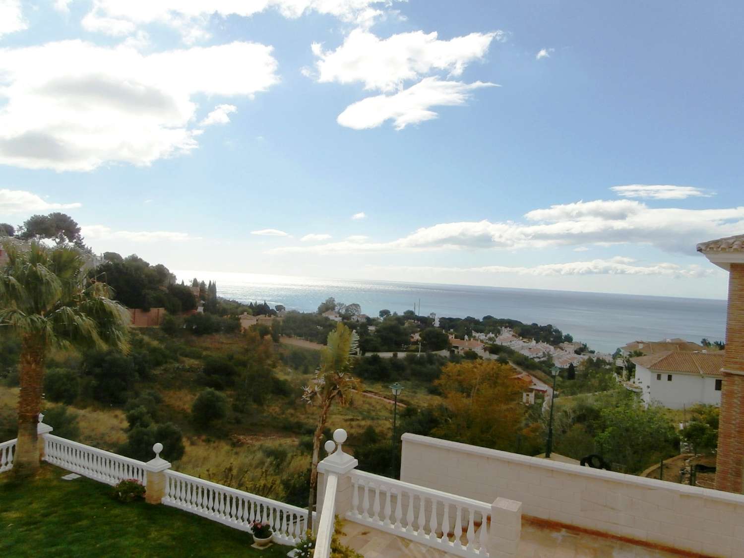 Exklusive unabhängige Villa mit hervorragendem Meerblick in einer der besten Wohngegenden von Benalmadena, La Capellania.