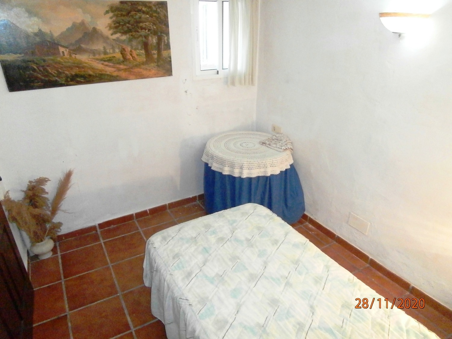Gran Casa de campo pareada de estilo Andaluz con piscina, terreno cultivable, totalmente vallado 3.220 m2 aprox, buen acceso.
