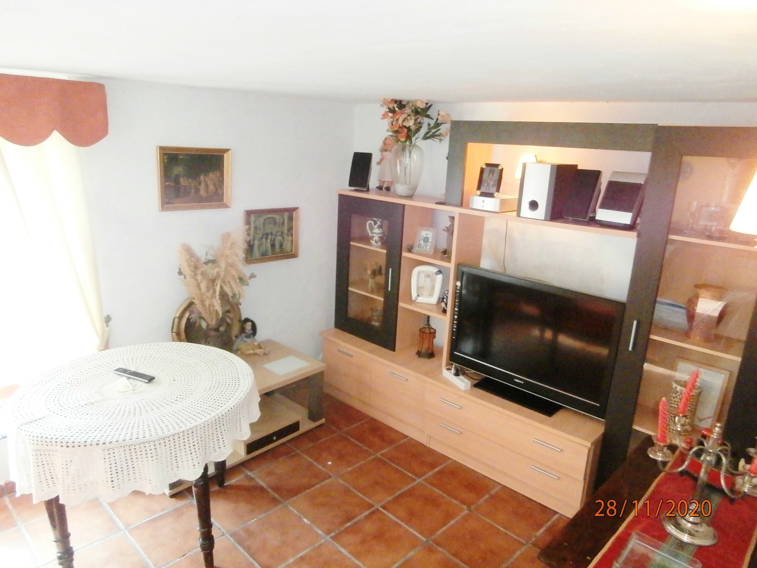 Gran Casa de campo pareada de estilo Andaluz con piscina, terreno cultivable, totalmente vallado 3.220 m2 aprox, buen acceso.
