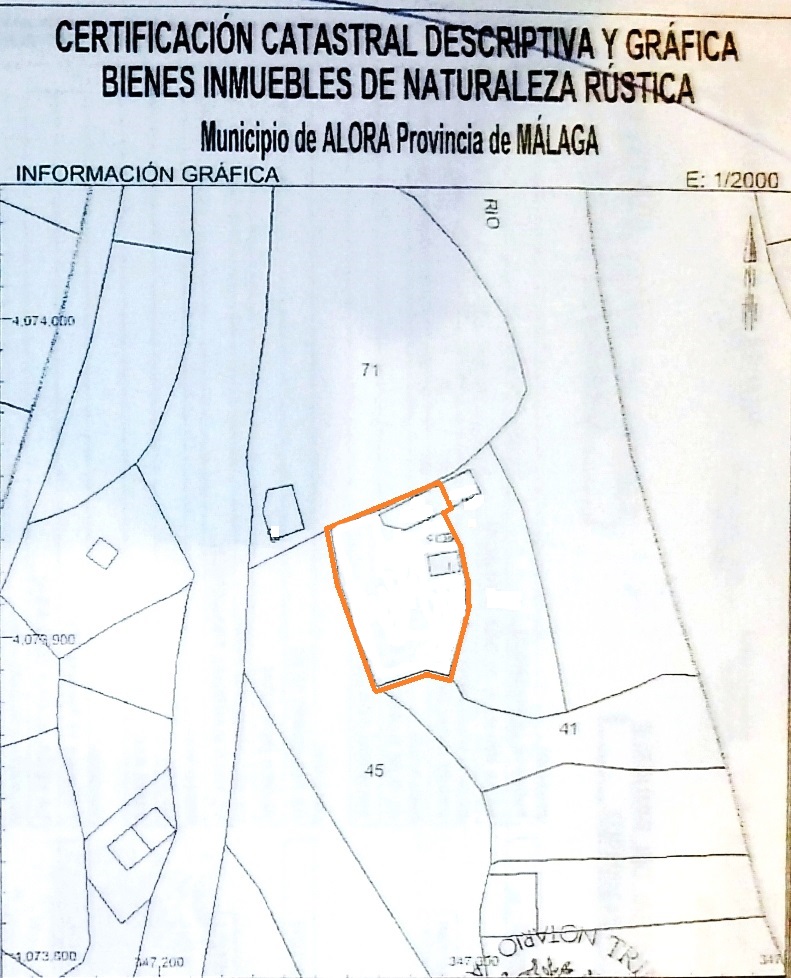 Gran Casa de campo pareada de estilo Andaluz con piscina, terreno cultivable, totalmente vallado 3.220 m2 aprox, buen acceso.