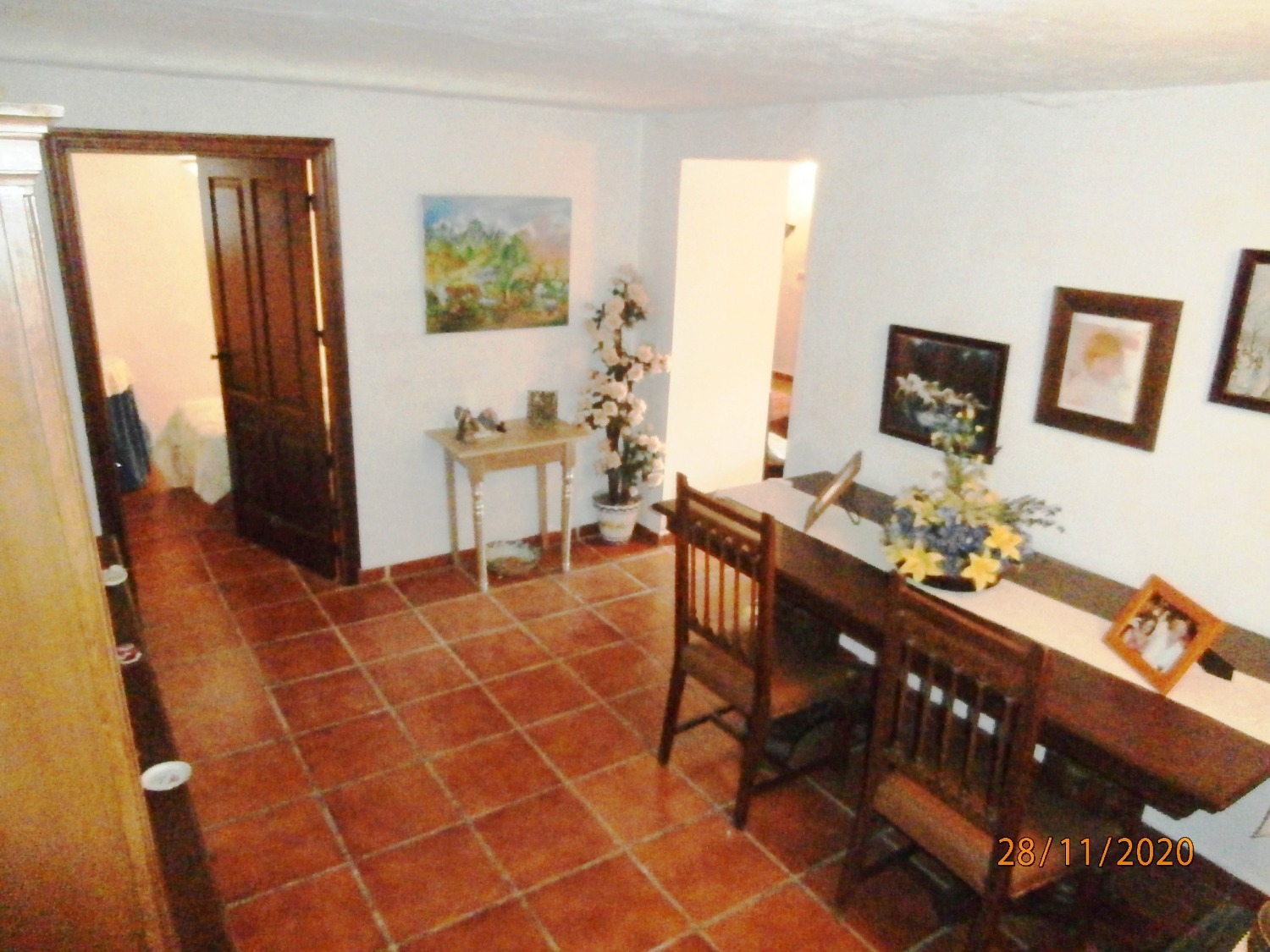 Gran Casa de campo pareada de estilo Andaluz con piscina, terreno cultivable, totalmente vallado 3.220 m2 aprox, buen acceso.
