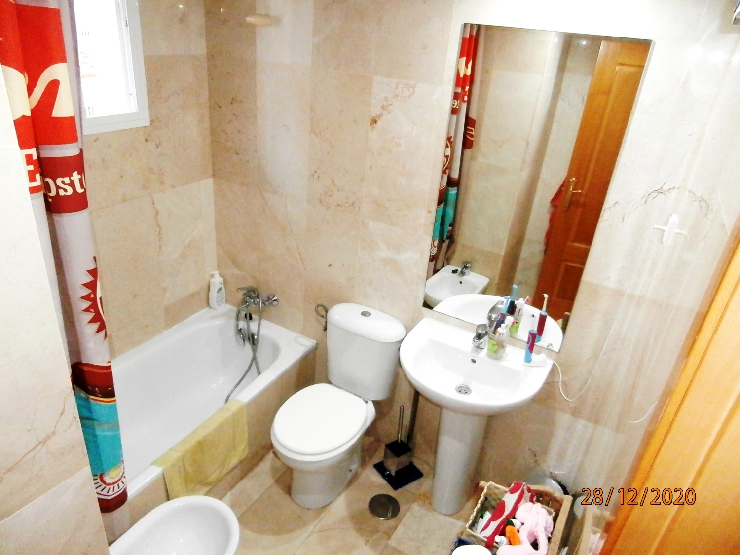 EINWANDFREIES PENTHOUSE ZU EINEM REDUZIERTEN UND VERHANDELBAREN PREIS, Ausgezeichnetes Duplex-Penthouse, renoviert.