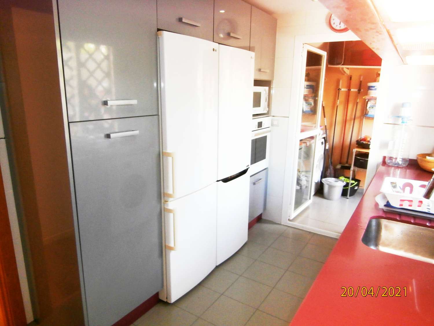 OPORTUNIDAD, recién reformado apartamento, planta baja con gran jardín en venta, zona de Cancelada Estepona, a 13 km de Puerto Banús.