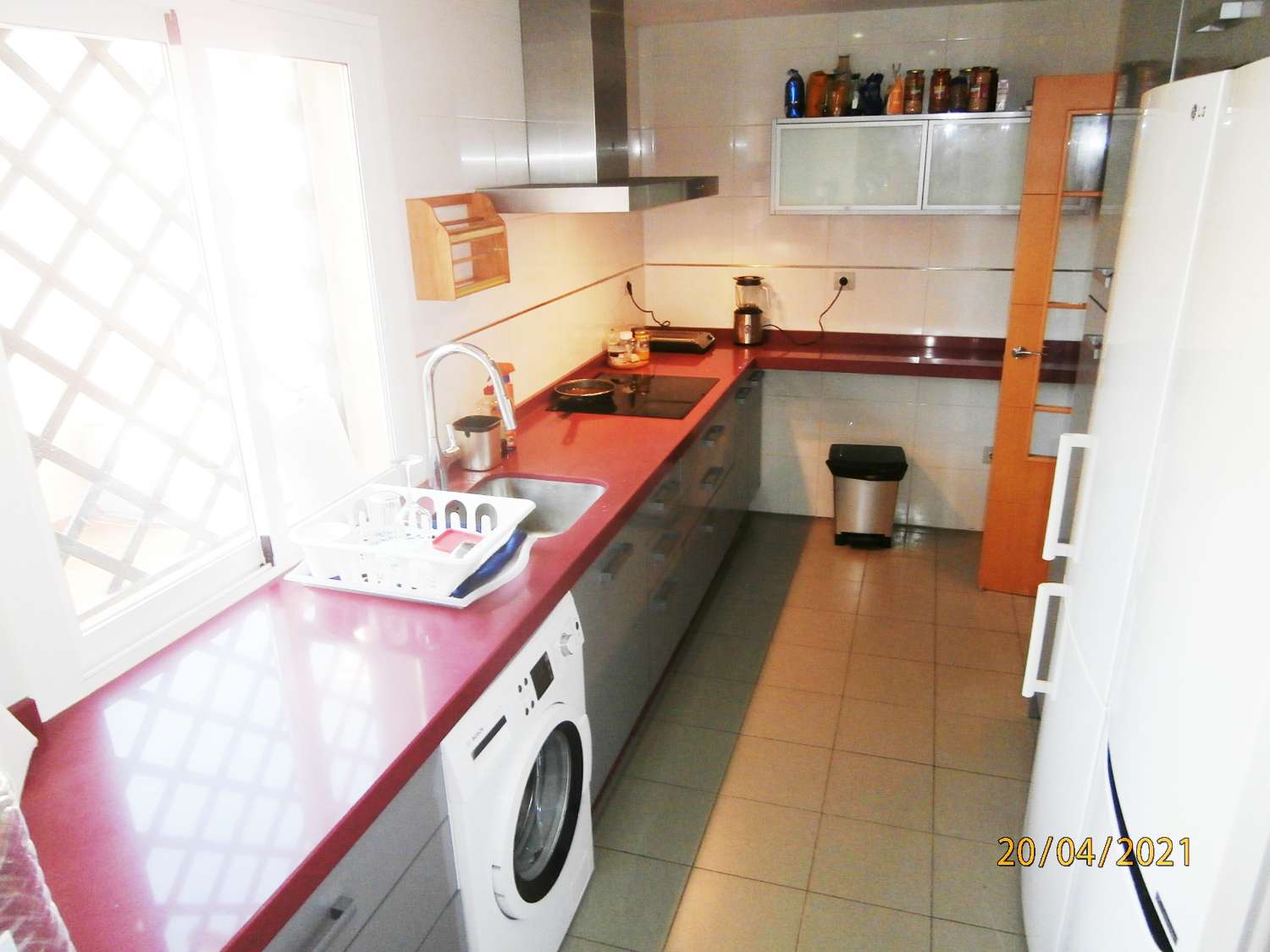 OPORTUNIDAD, recién reformado apartamento, planta baja con gran jardín en venta, zona de Cancelada Estepona, a 13 km de Puerto Banús.