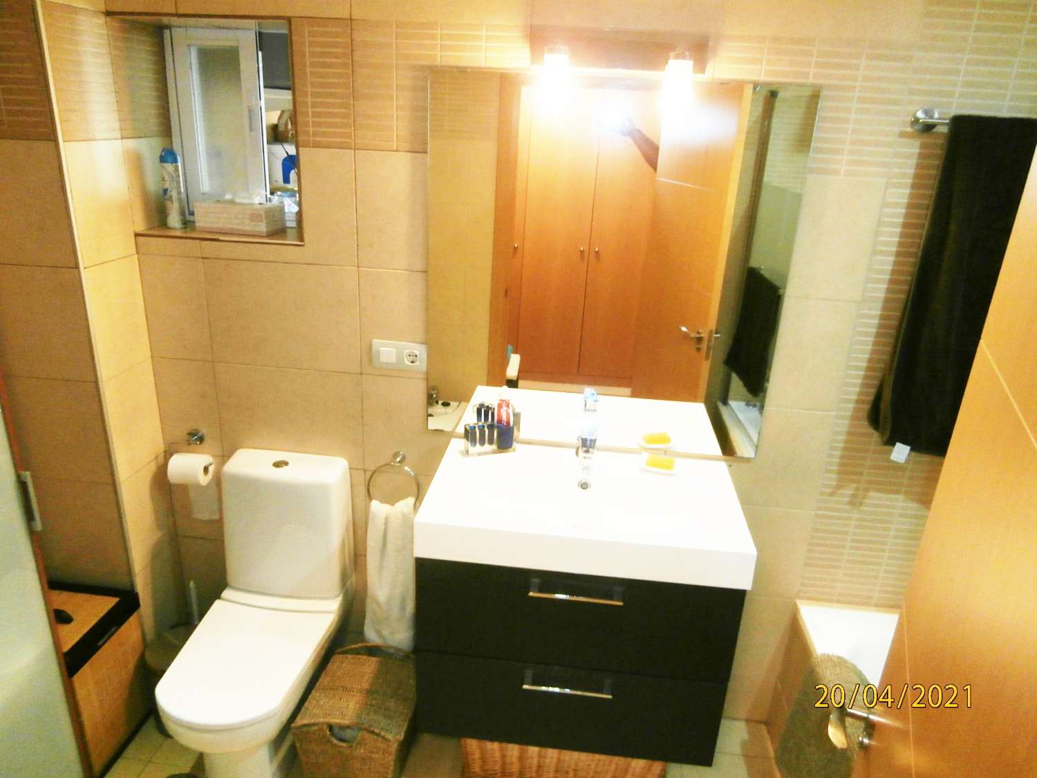 OPORTUNIDAD, recién reformado apartamento, planta baja con gran jardín en venta, zona de Cancelada Estepona, a 13 km de Puerto Banús.