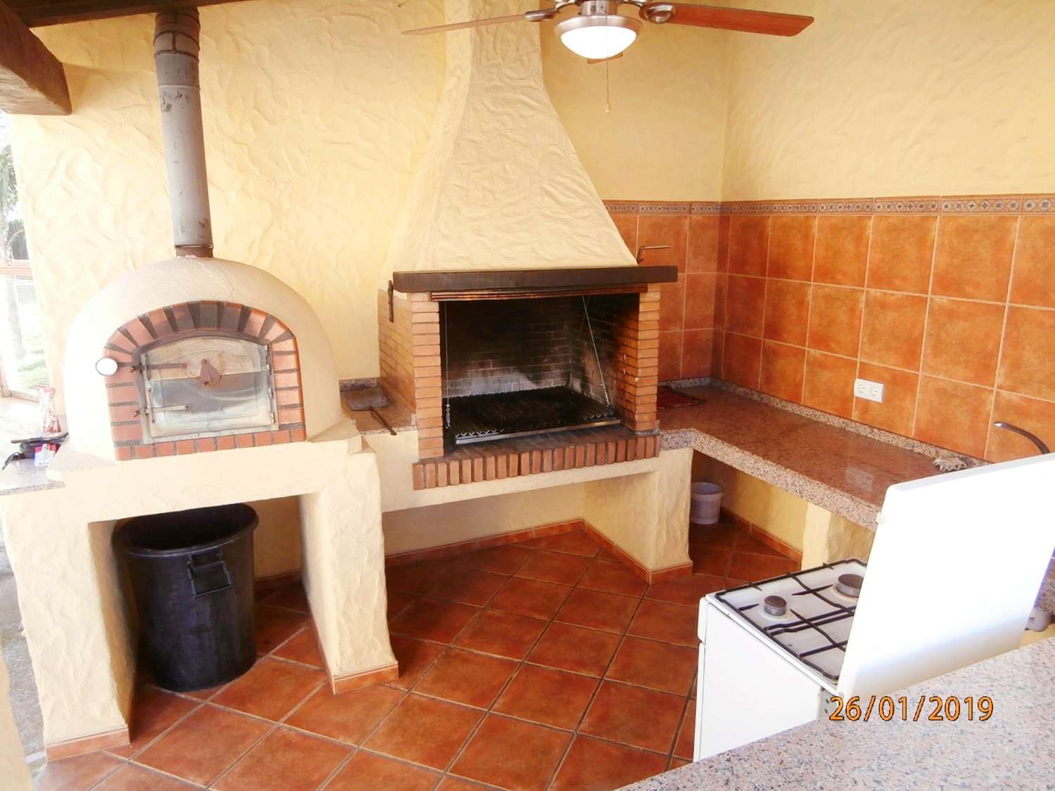 RURAL HOLIDAY RENTAL, Country house with swimming pool, barbecue area and parking, Yunquera holiday rental, weekends and summer months.