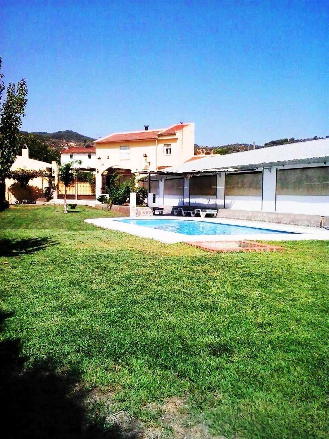 RURAL HOLIDAY RENTAL, Country house with swimming pool, barbecue area and parking, Yunquera holiday rental, weekends and summer months.