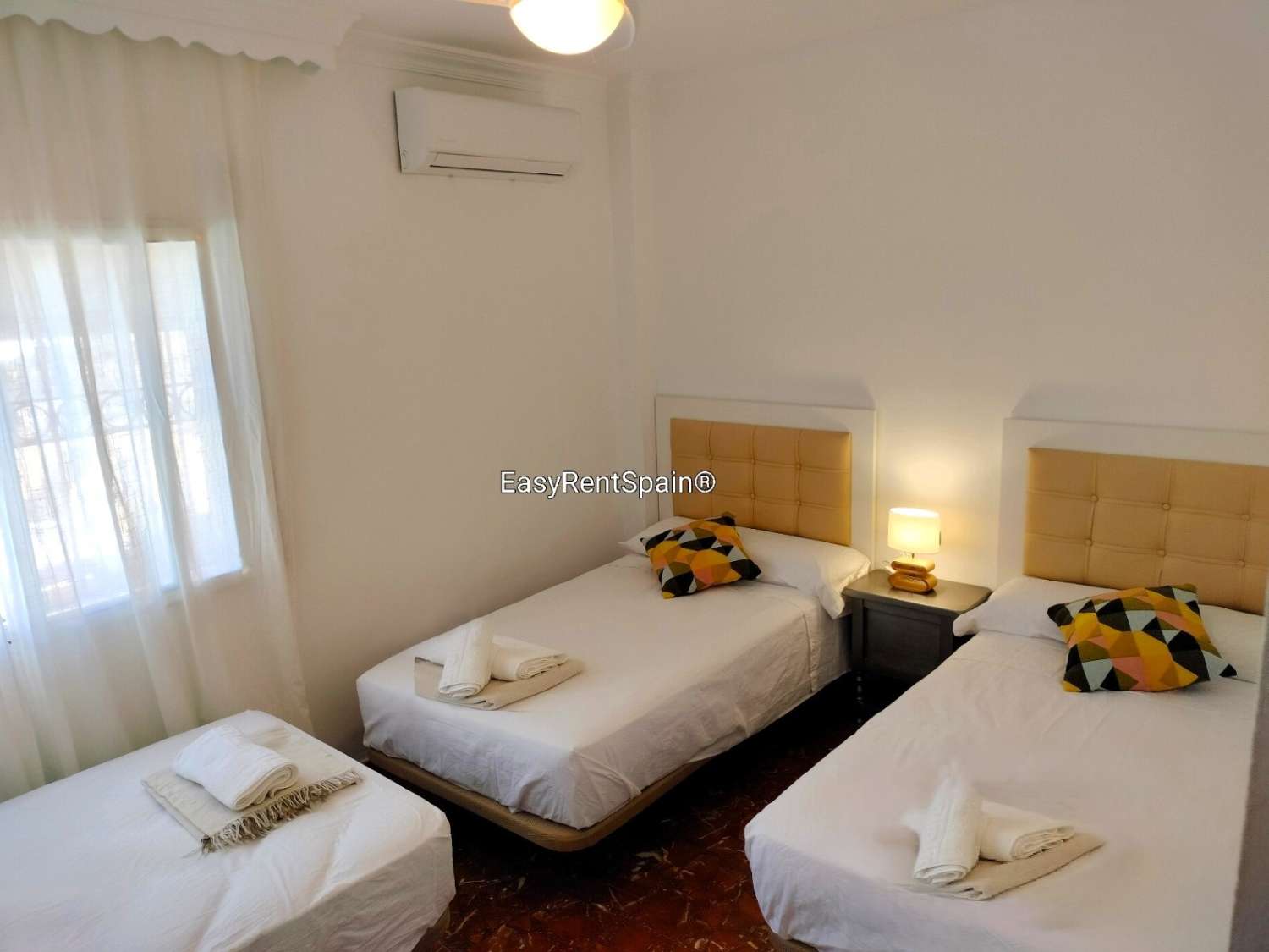 MEDIUM SEASON RENTAL, Wonderful villa with swimming pool, barbecue area and ample parking, very close to Álora.
