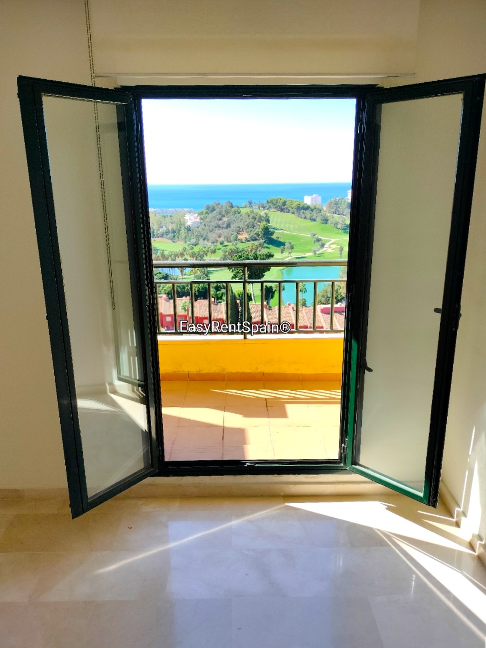 PENTHOUSE FOR LONG-TERM RENTAL (UNFURNISHED). NO AGENCIES.
