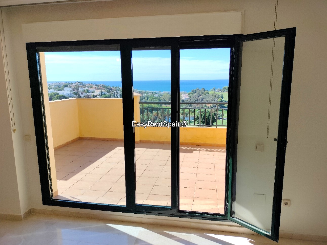 PENTHOUSE FOR LONG-TERM RENTAL (UNFURNISHED). NO AGENCIES.