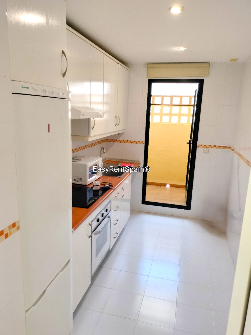 PENTHOUSE FOR LONG-TERM RENTAL (UNFURNISHED). NO AGENCIES.