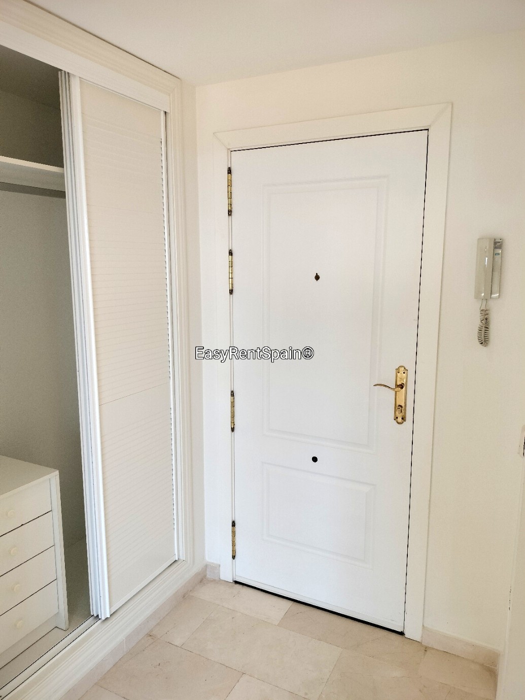 PENTHOUSE FOR LONG-TERM RENTAL (UNFURNISHED). NO AGENCIES.