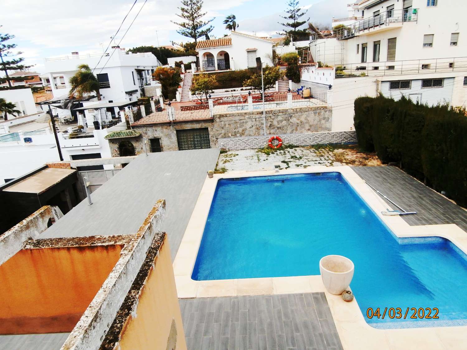 Detached villa with pool, sea views, great potential, needs several finishes, ORIGINAL PRICE €540,000.