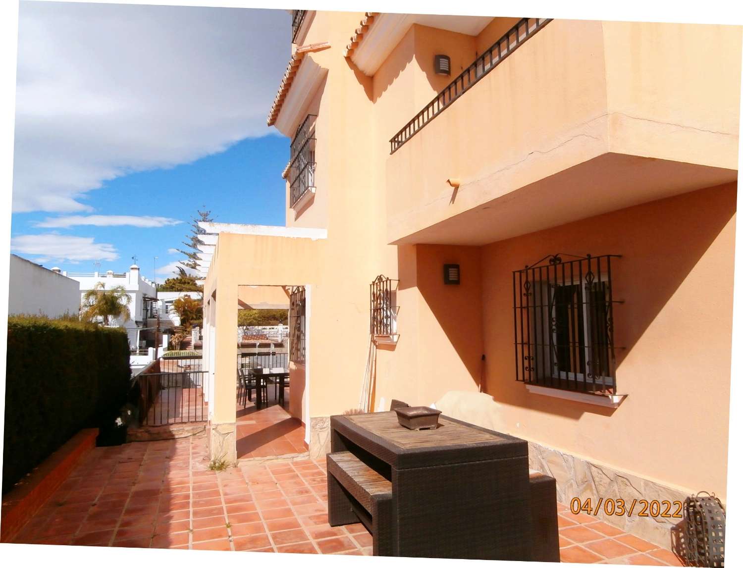 Detached villa with pool, sea views, great potential, needs several finishes, ORIGINAL PRICE €540,000.