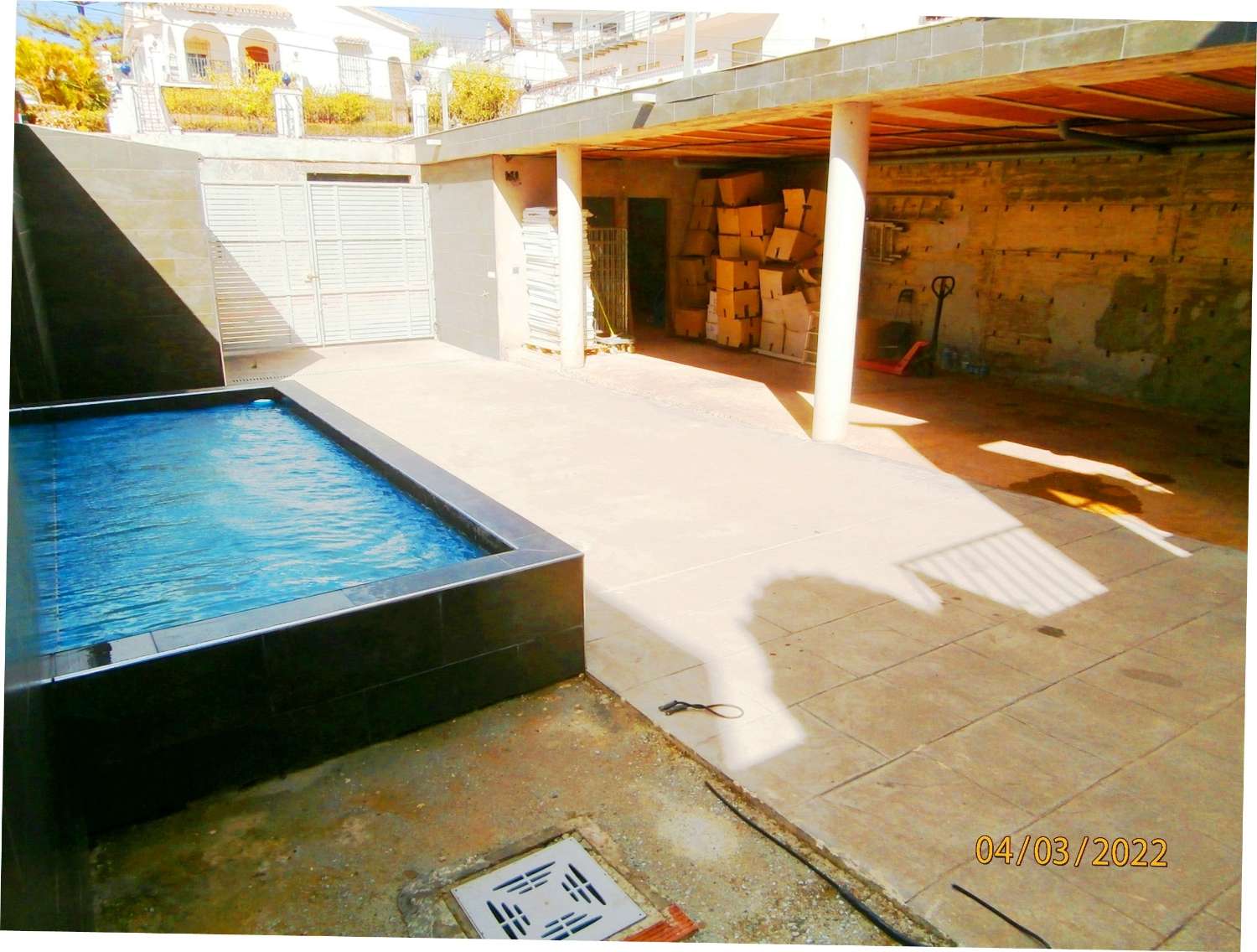 Detached villa with pool, sea views, great potential, needs several finishes, ORIGINAL PRICE €540,000.