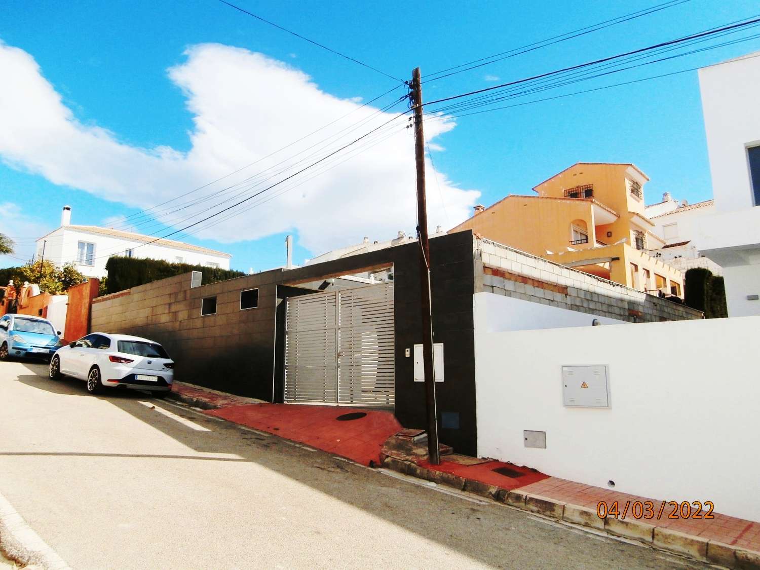 Detached villa with pool, sea views, great potential, needs several finishes, ORIGINAL PRICE €540,000.