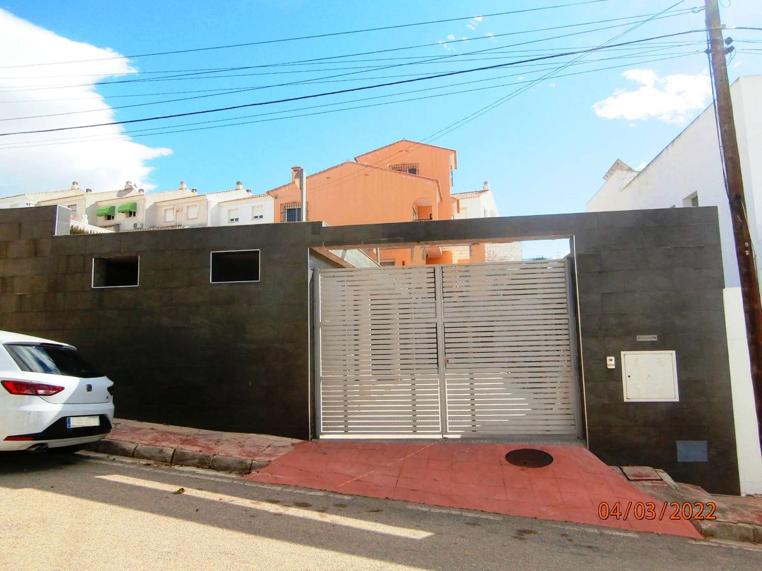 Detached villa with pool, sea views, great potential, needs several finishes, ORIGINAL PRICE €540,000.