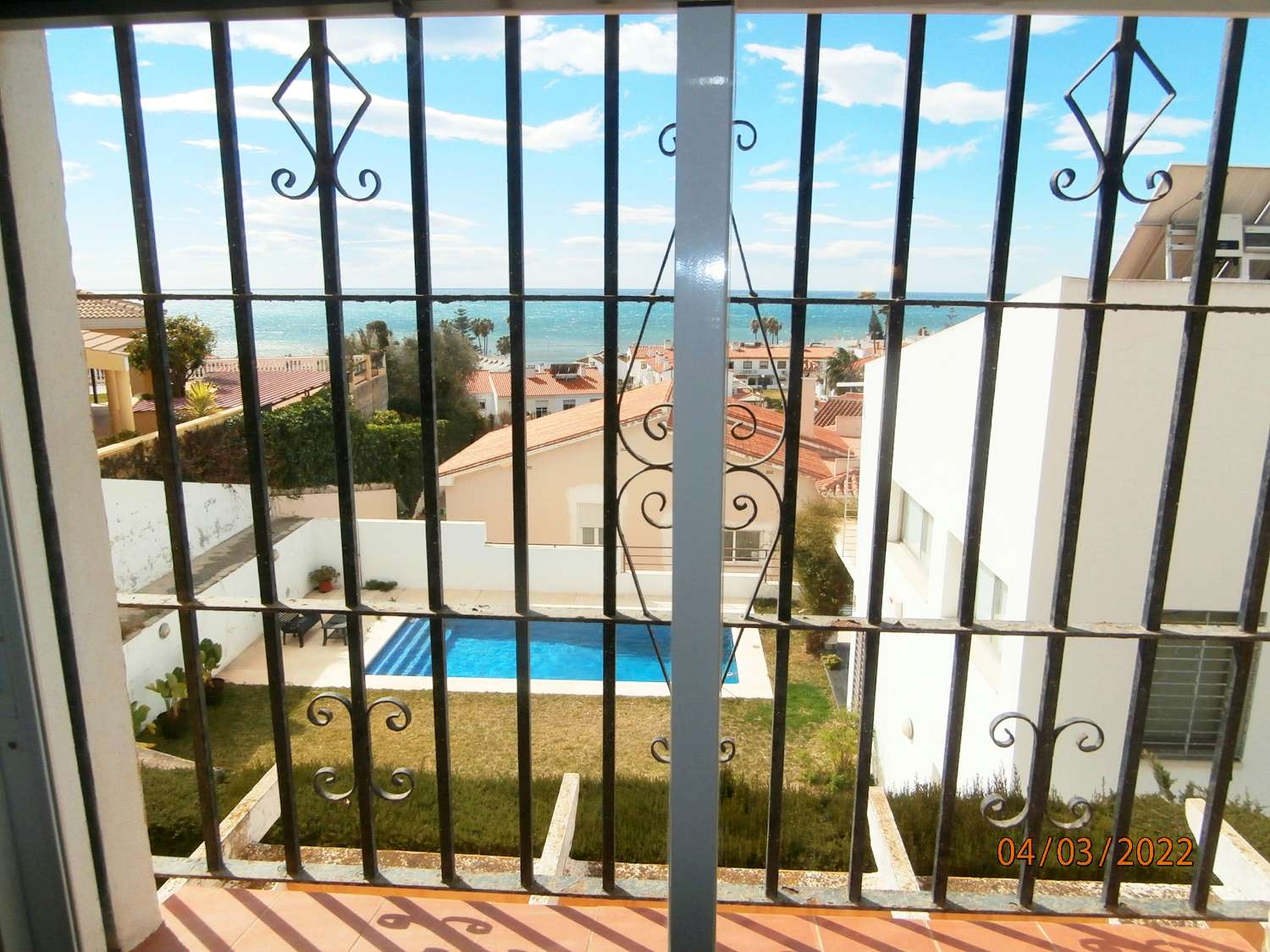 Detached villa with pool, sea views, great potential, needs several finishes, ORIGINAL PRICE €540,000.