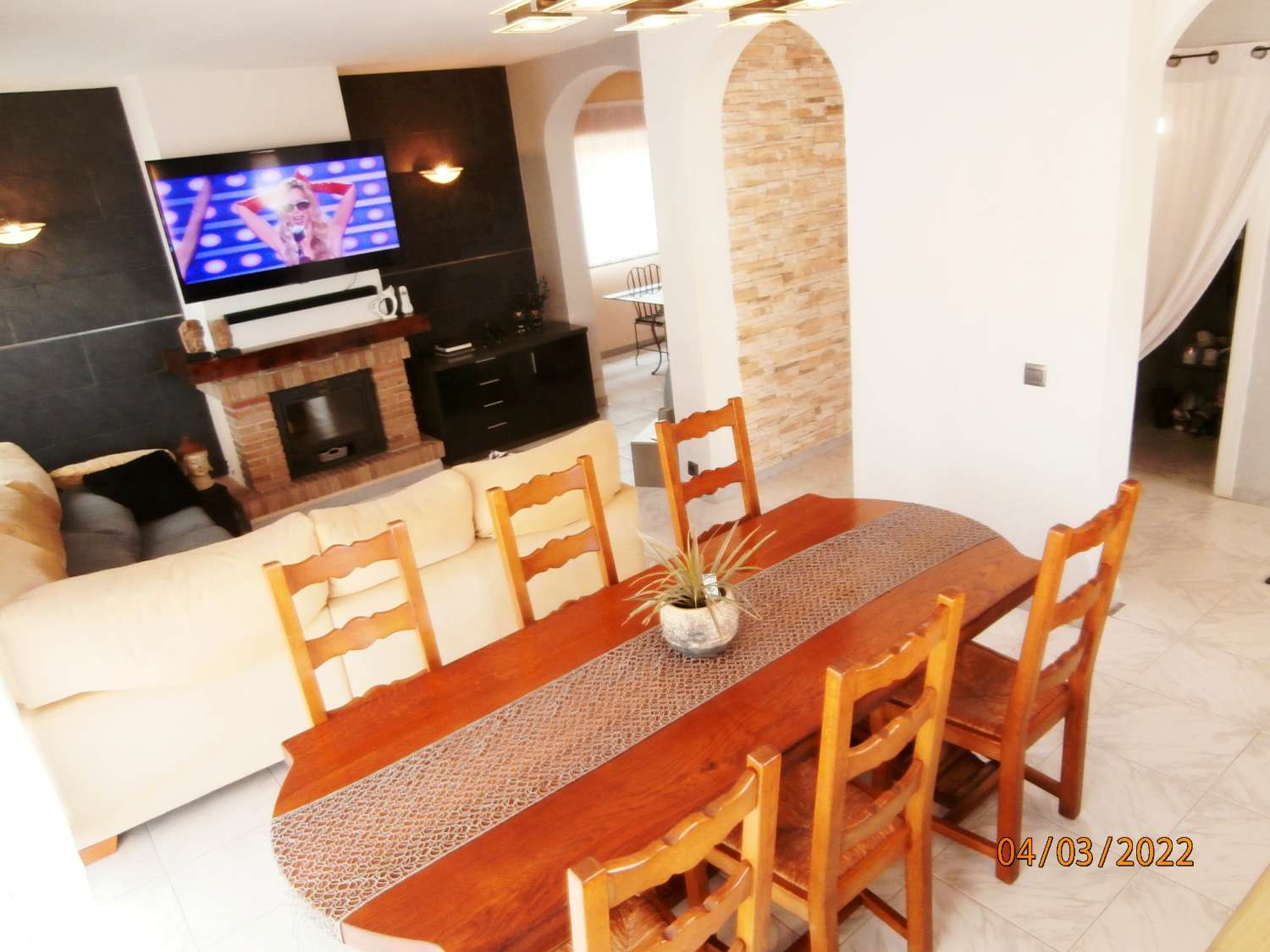 Detached villa with pool, sea views, great potential, needs several finishes, ORIGINAL PRICE €540,000.