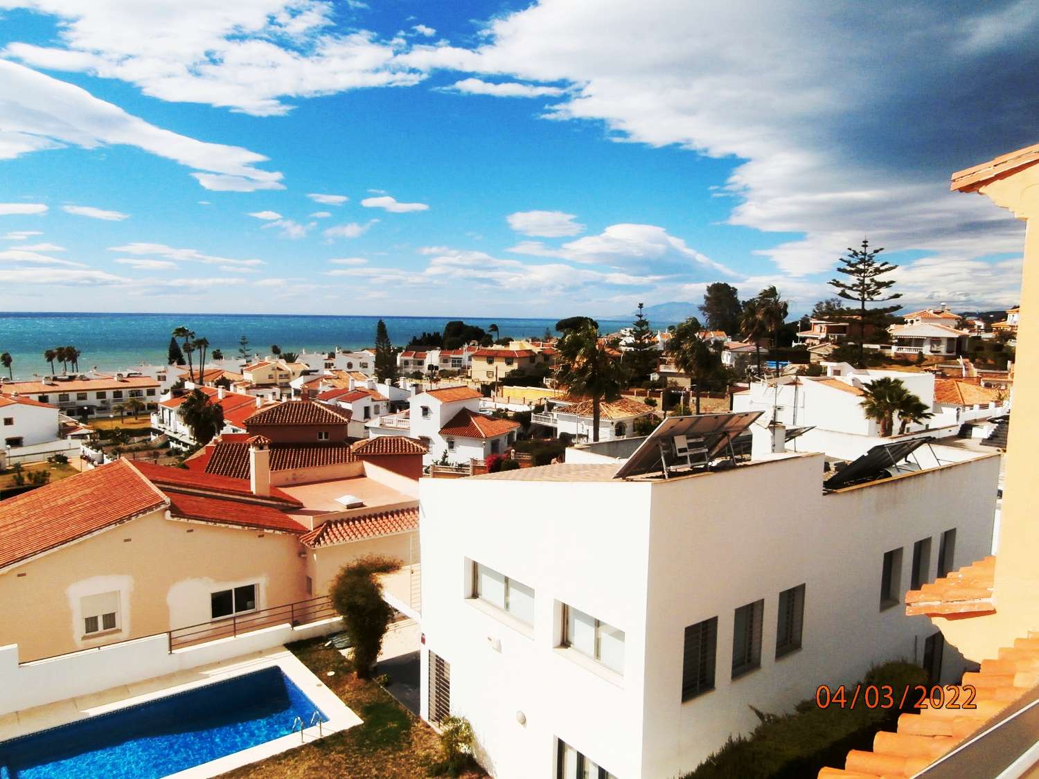 Detached villa with pool, sea views, great potential, needs several finishes, ORIGINAL PRICE €540,000.