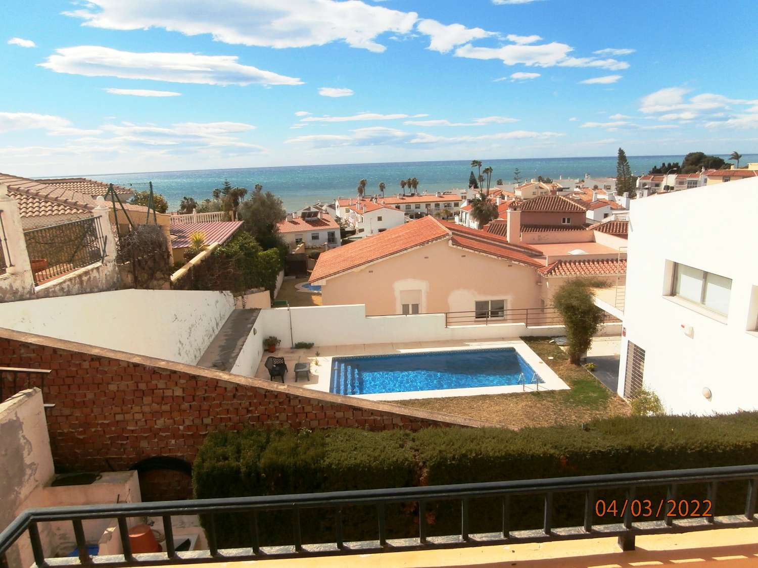 Detached villa with pool, sea views, great potential, needs several finishes, ORIGINAL PRICE €540,000.