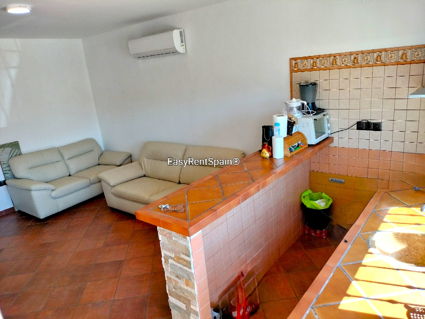 LONG TERM RENTAL, Wonderful Villa, swimming pool, barbecue area and ample parking, very close to Álora.