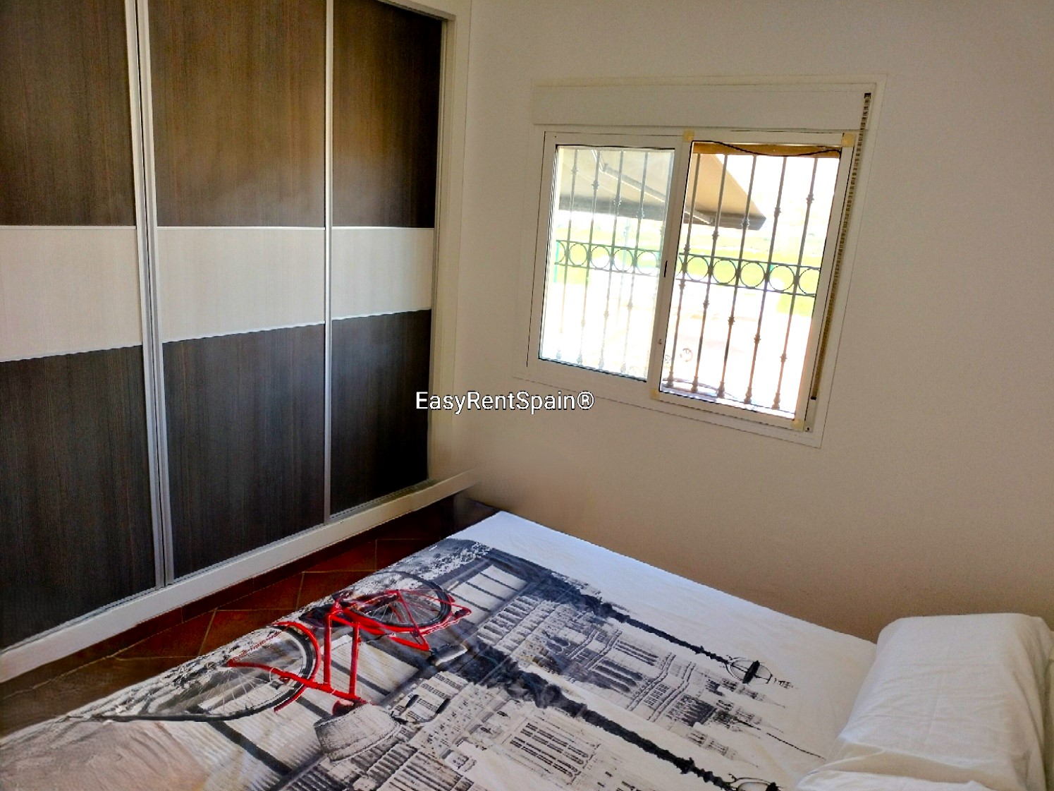 LONG TERM RENTAL, Wonderful Villa, swimming pool, barbecue area and ample parking, very close to Álora.