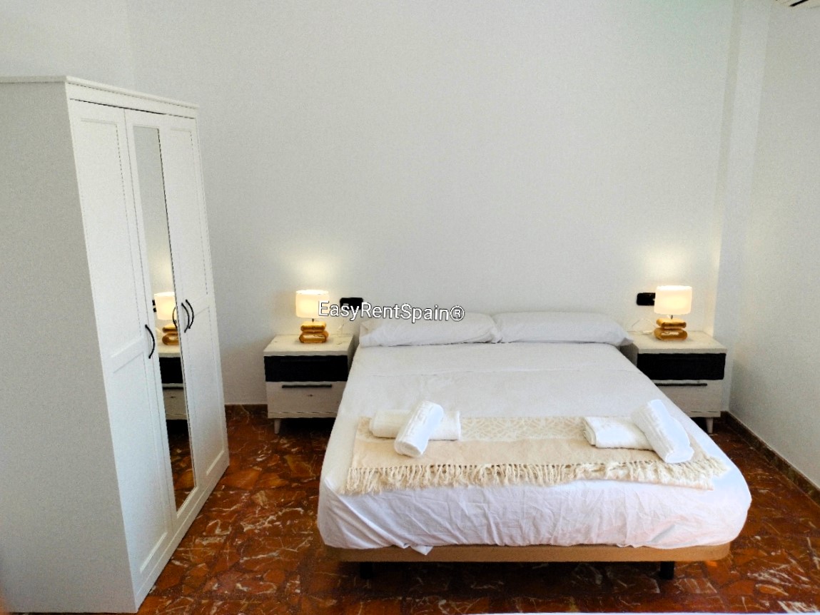 LONG TERM RENTAL, Wonderful Villa, swimming pool, barbecue area and ample parking, very close to Álora.