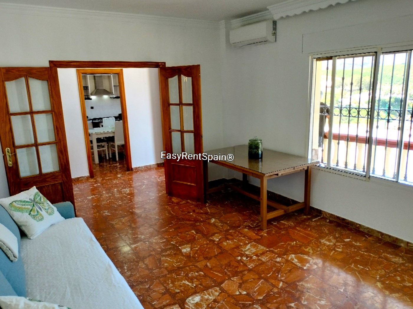 LONG TERM RENTAL, Wonderful Villa, swimming pool, barbecue area and ample parking, very close to Álora.