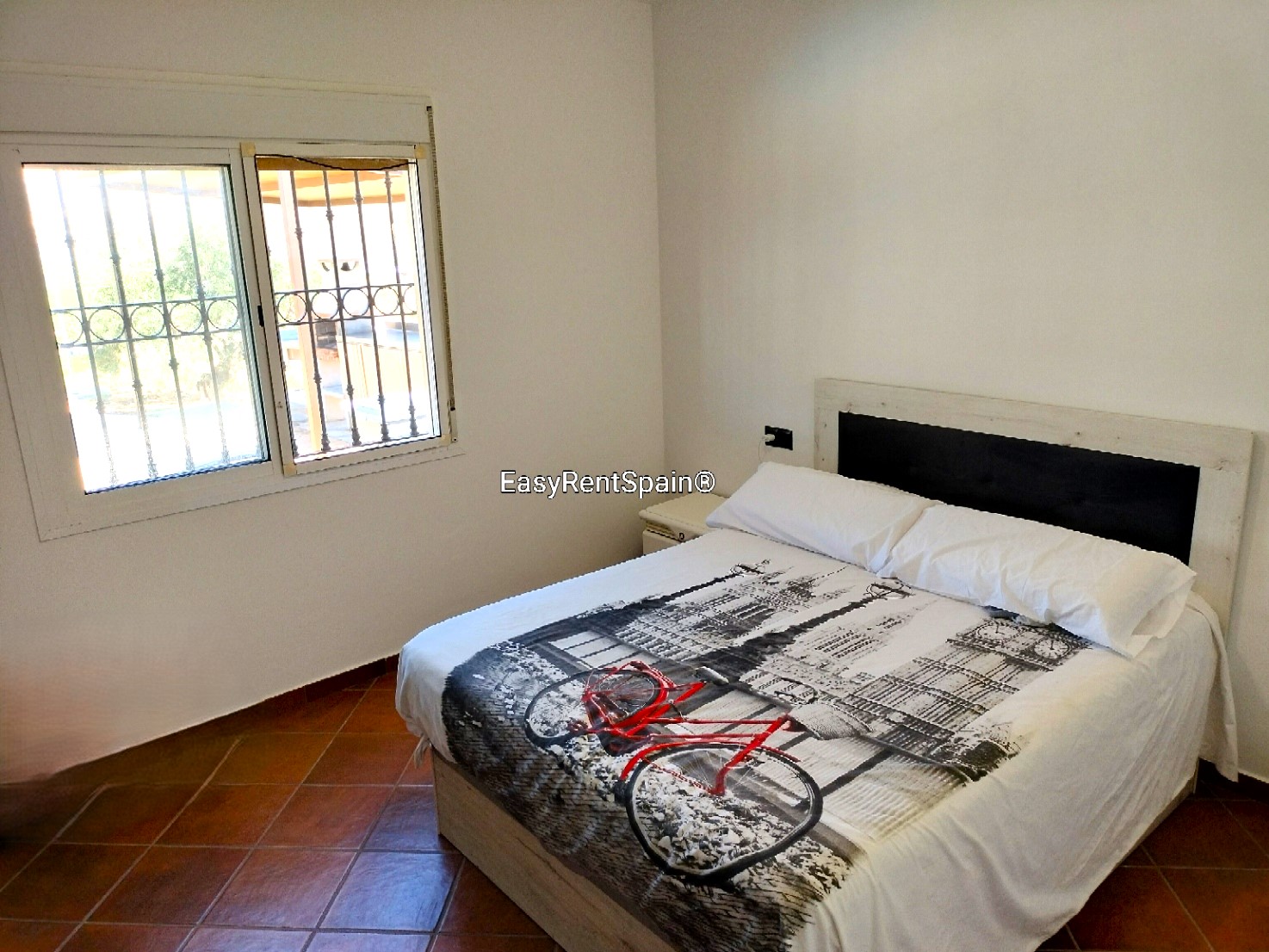 LONG TERM RENTAL, Wonderful Villa, swimming pool, barbecue area and ample parking, very close to Álora.
