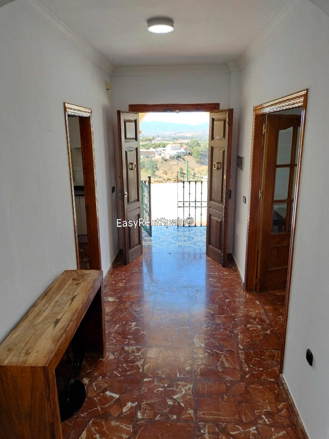 LONG TERM RENTAL, Wonderful Villa, swimming pool, barbecue area and ample parking, very close to Álora.