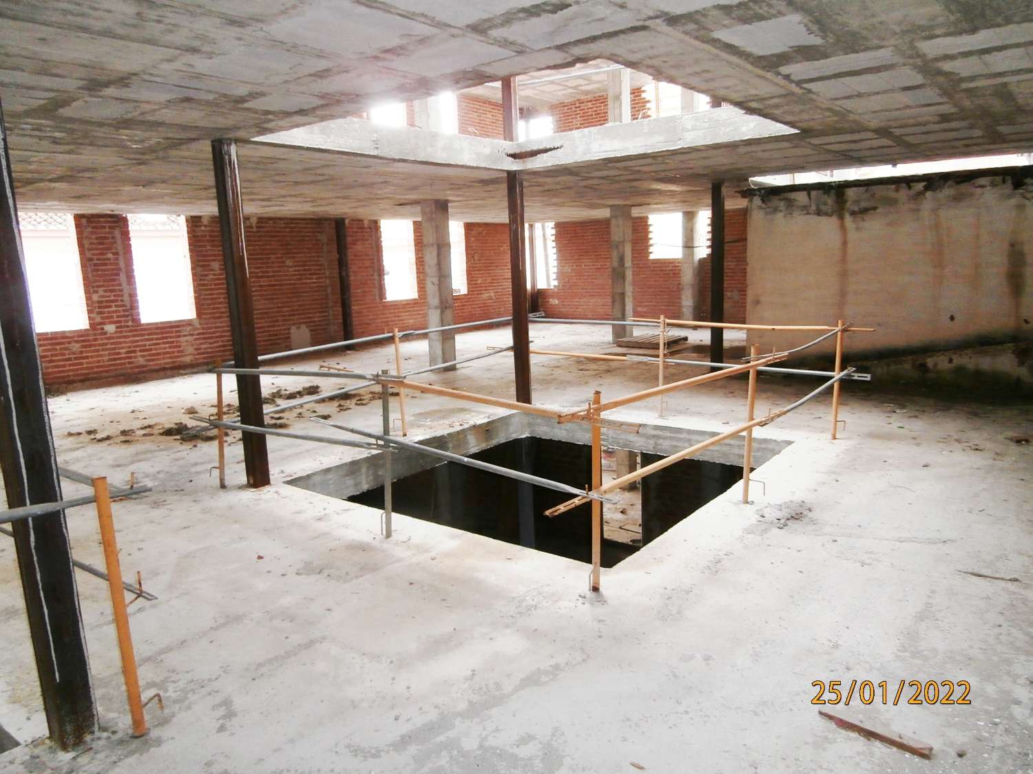Hotel under construction for sale, Arroyo de la Miel, Benalmádena, (price in current state).